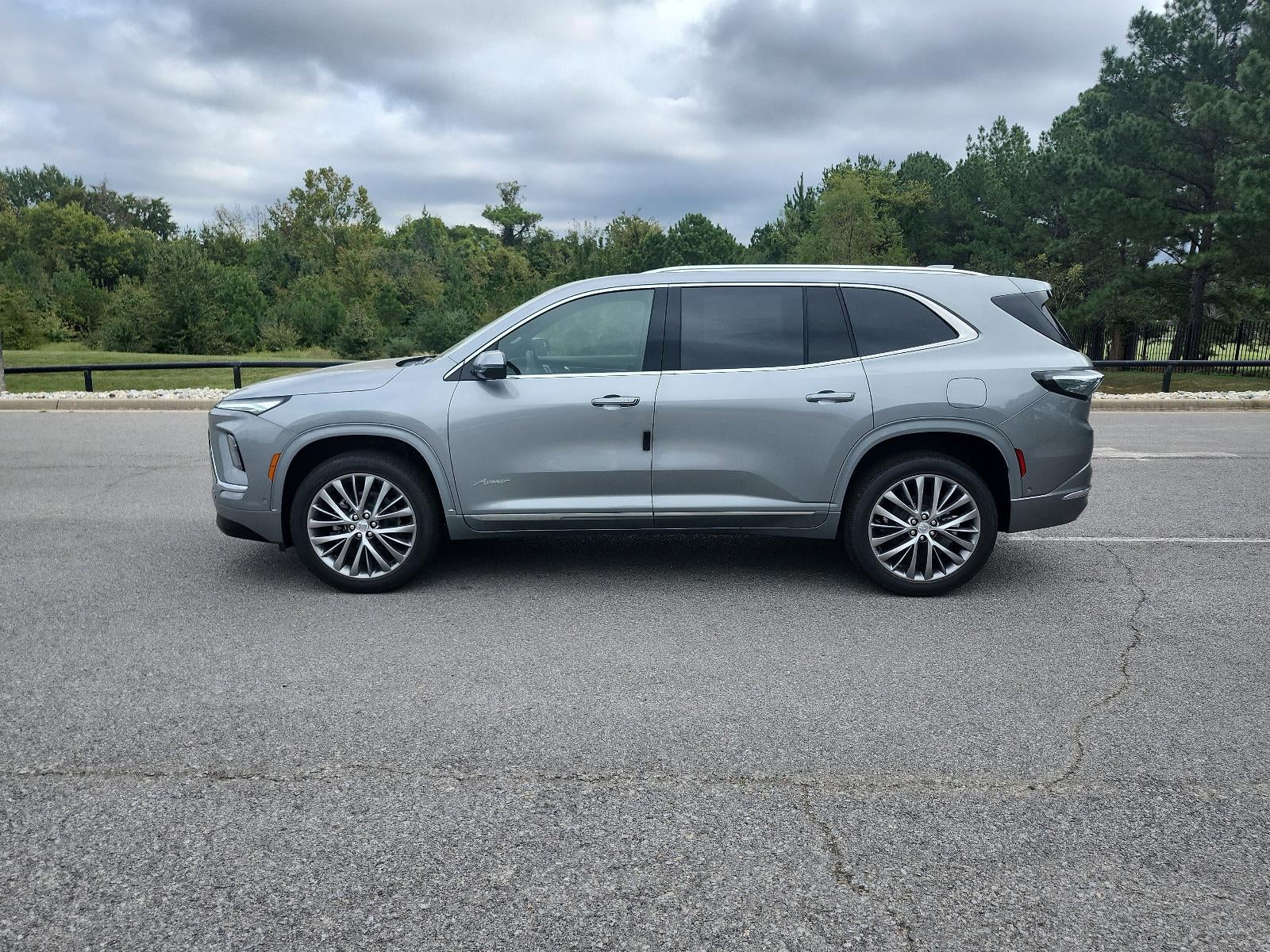 2026 Buick Enclave 4dr Avenir