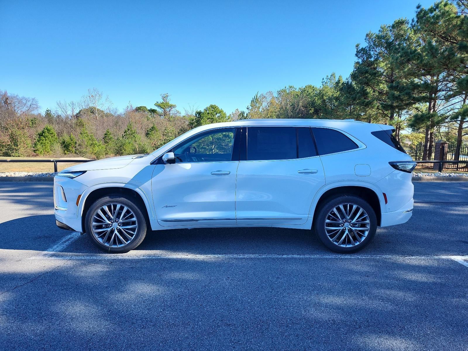 2026 Buick Enclave 4dr Avenir