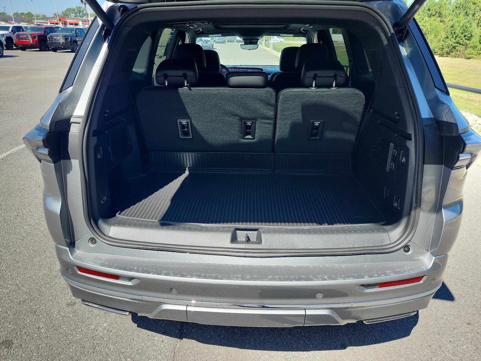 2027 Buick Enclave 4dr Avenir