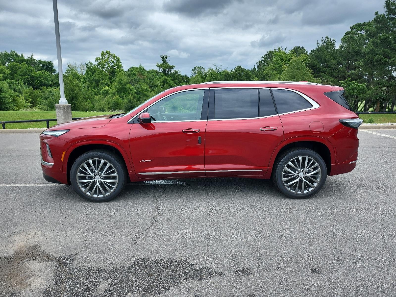 2025 Buick Enclave 4dr Avenir