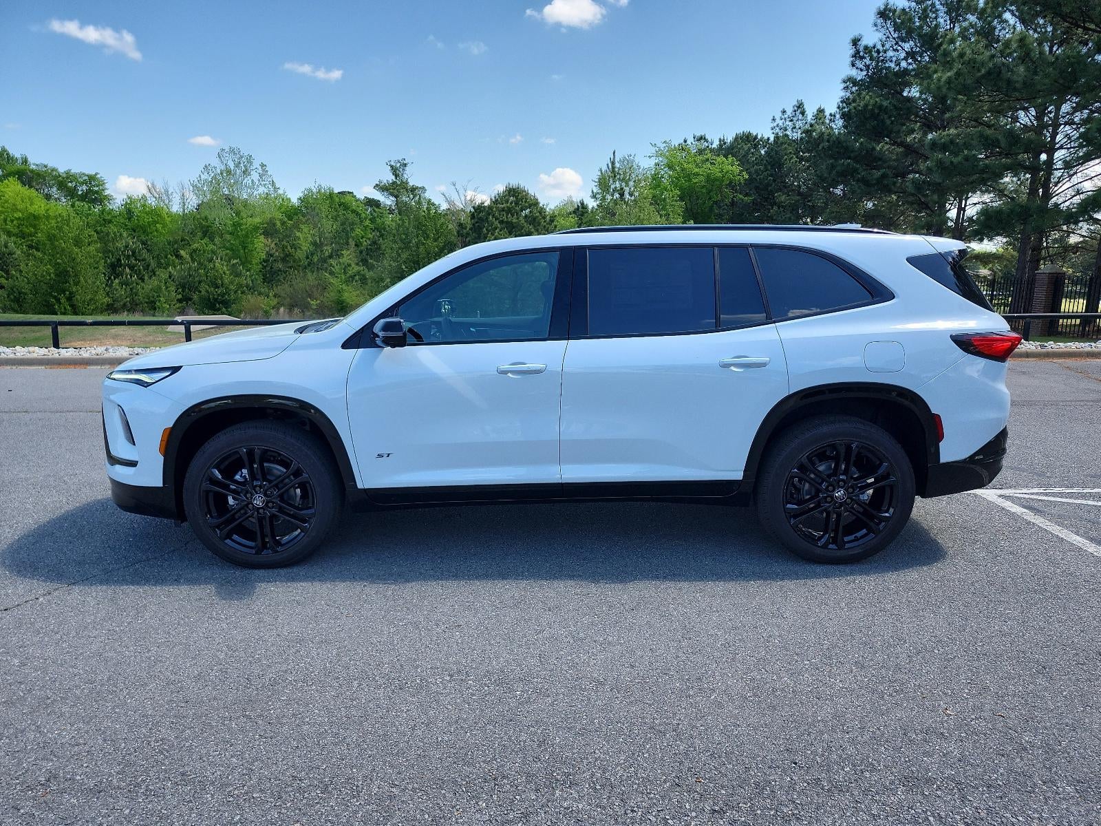 2026 Buick Enclave 4dr Sport Touring