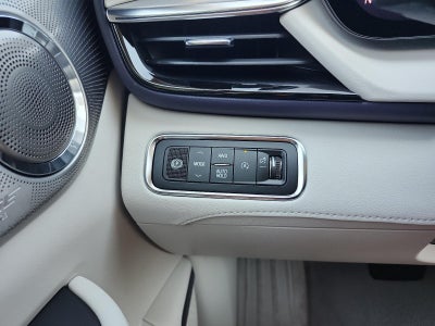 2027 Buick Enclave 4dr Avenir