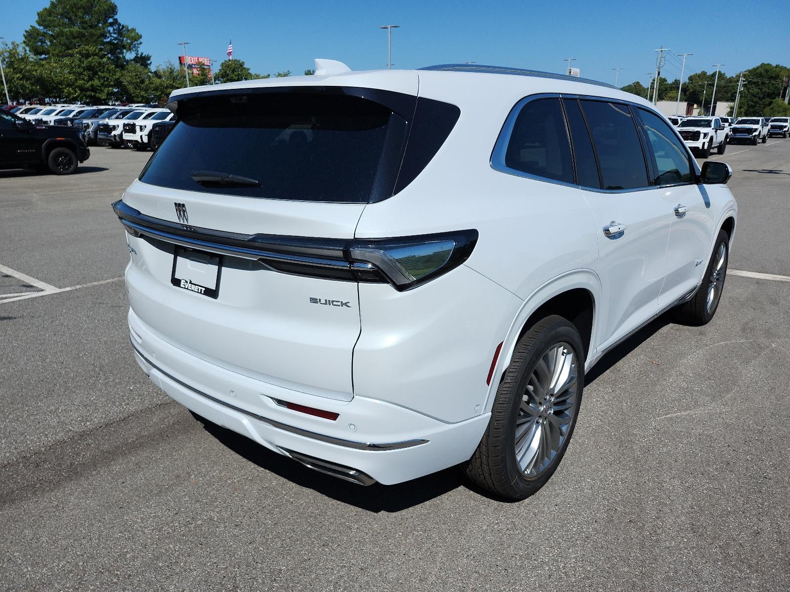 2027 Buick Enclave 4dr Avenir