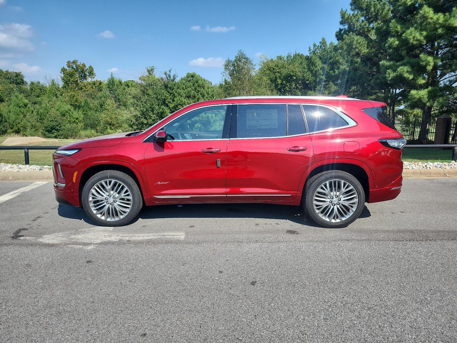 2027 Buick Enclave 4dr Avenir