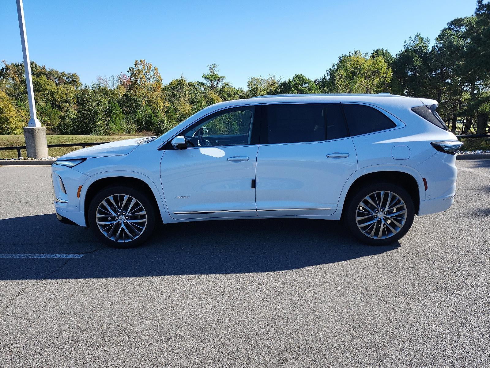 2026 Buick Enclave 4dr Avenir