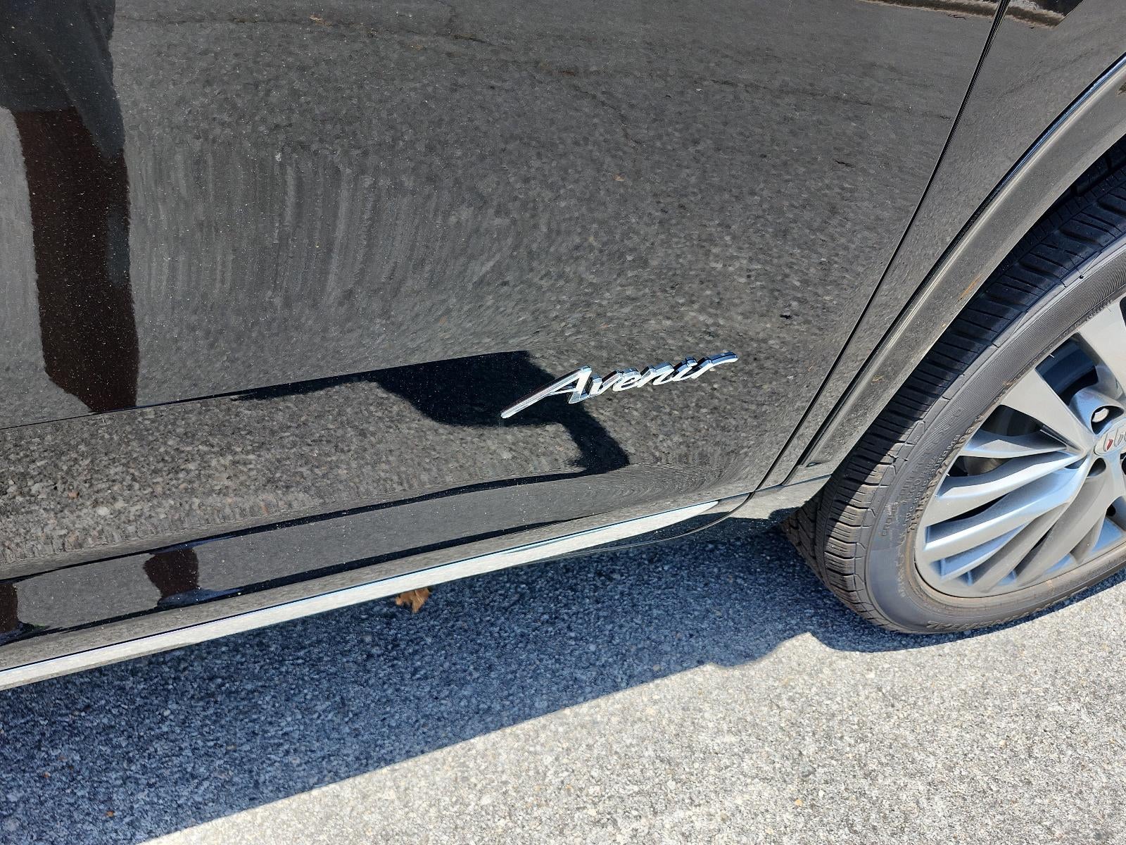 2025 Buick Enclave 4dr Avenir