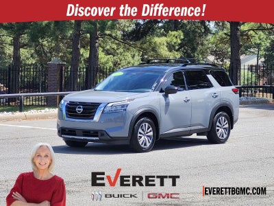 2023 Nissan Pathfinder SL