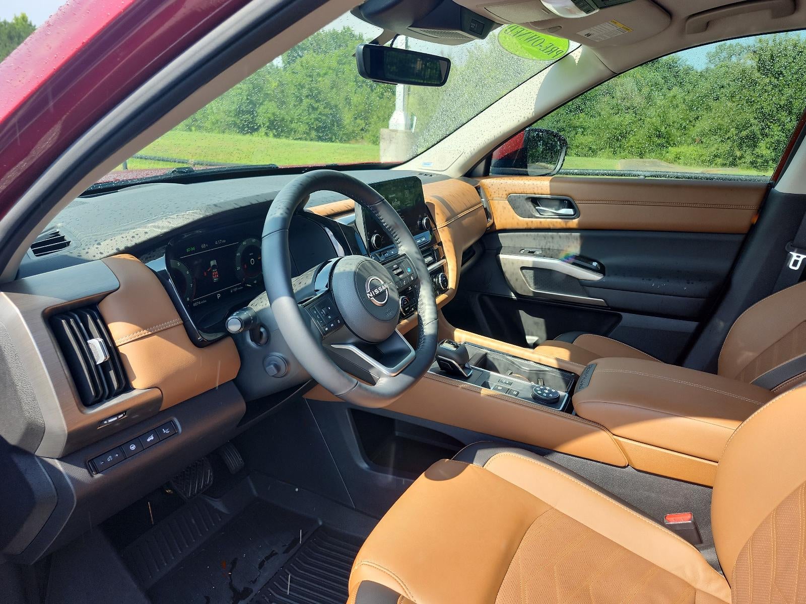 2025 Nissan Pathfinder Platinum