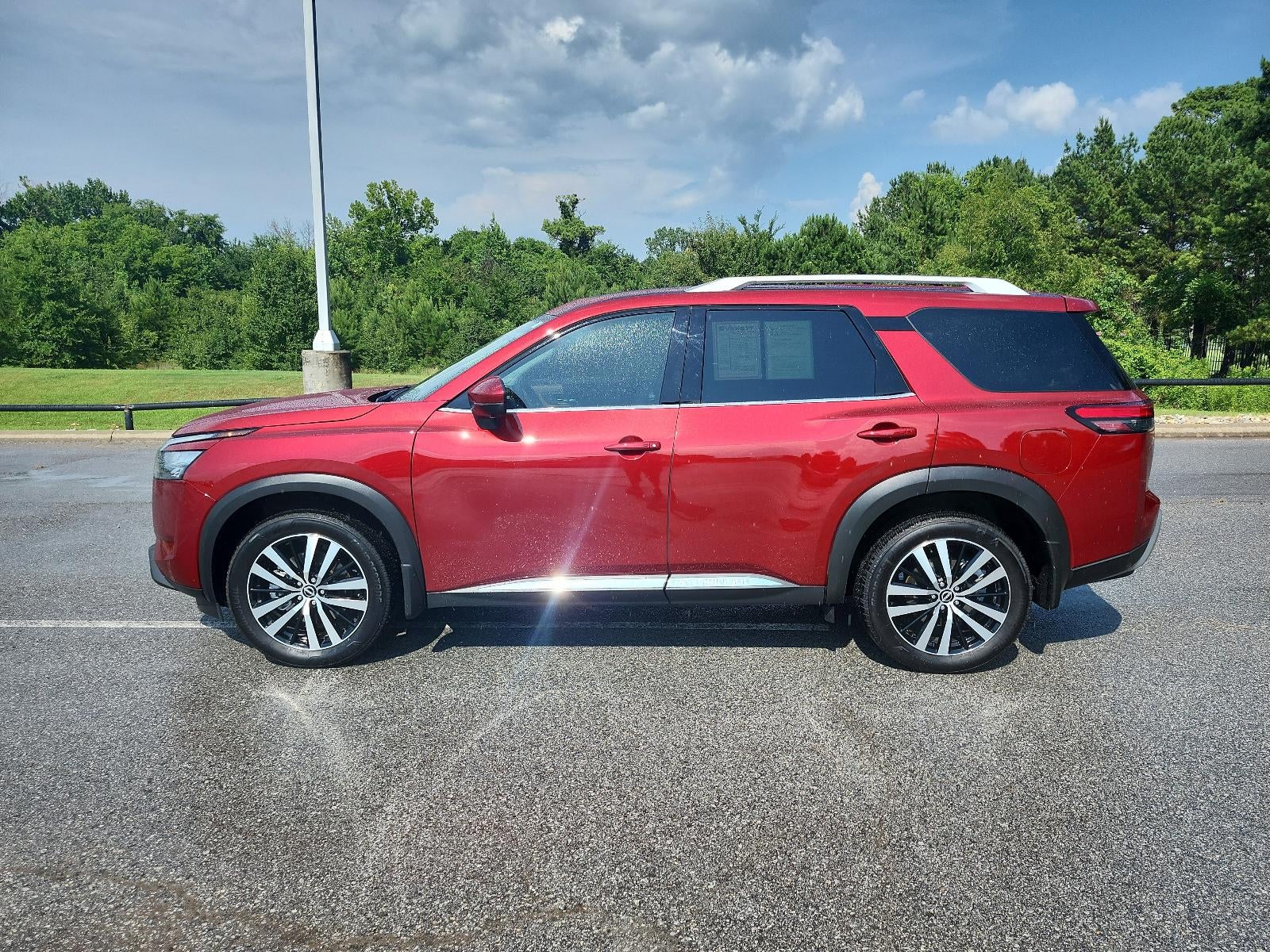 2025 Nissan Pathfinder Platinum
