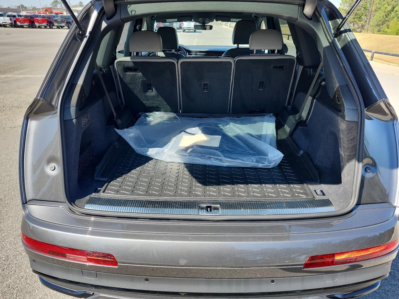 2023 Audi Q7 Premium Plus