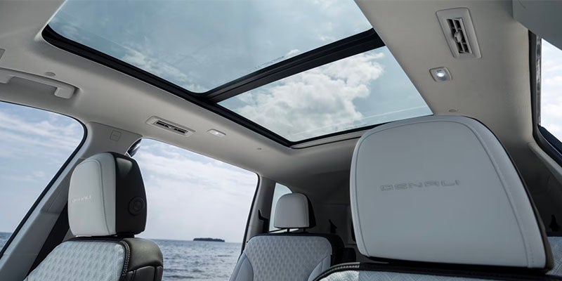 The moonroof option of the 2025 GMC Acadia in Bryant, AR